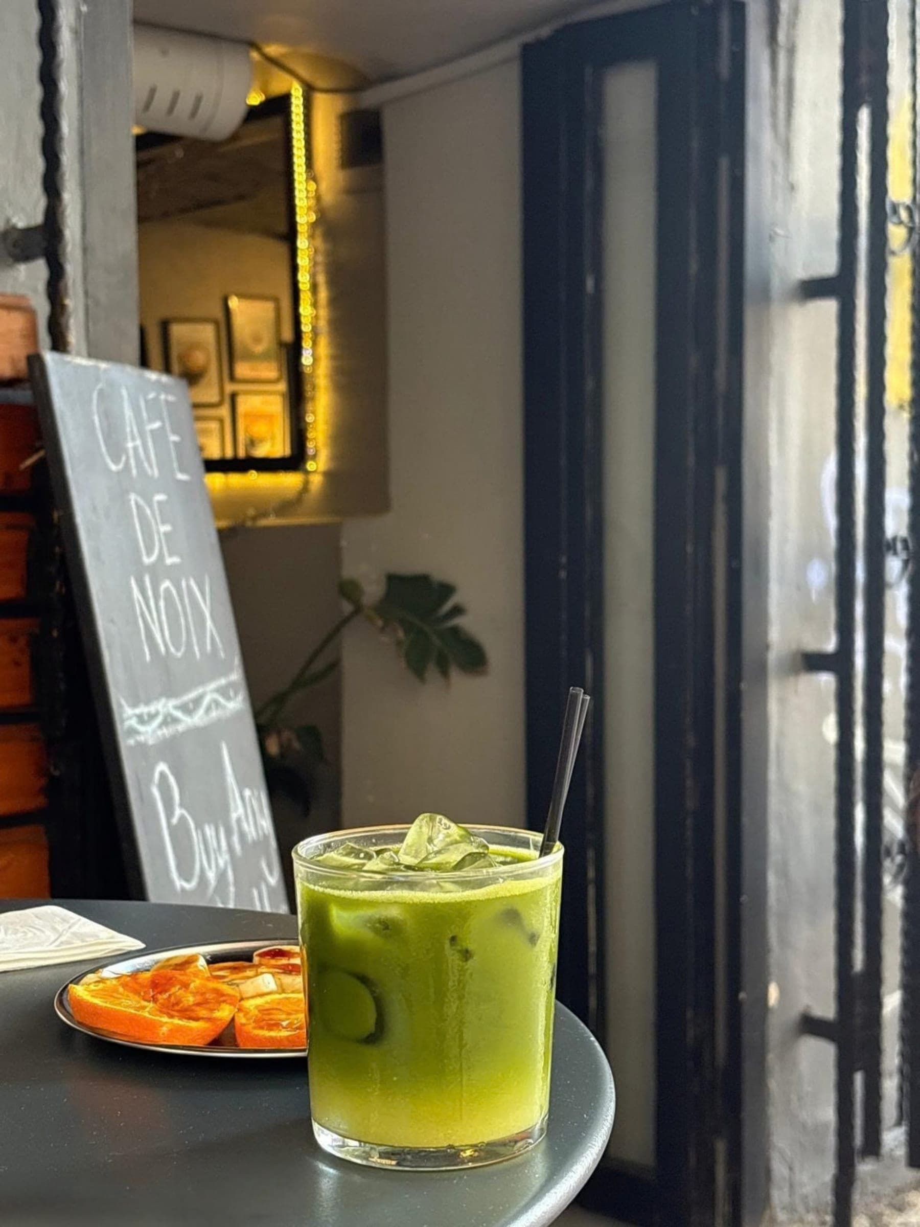 A social media frame we shot for Cafe de Noix